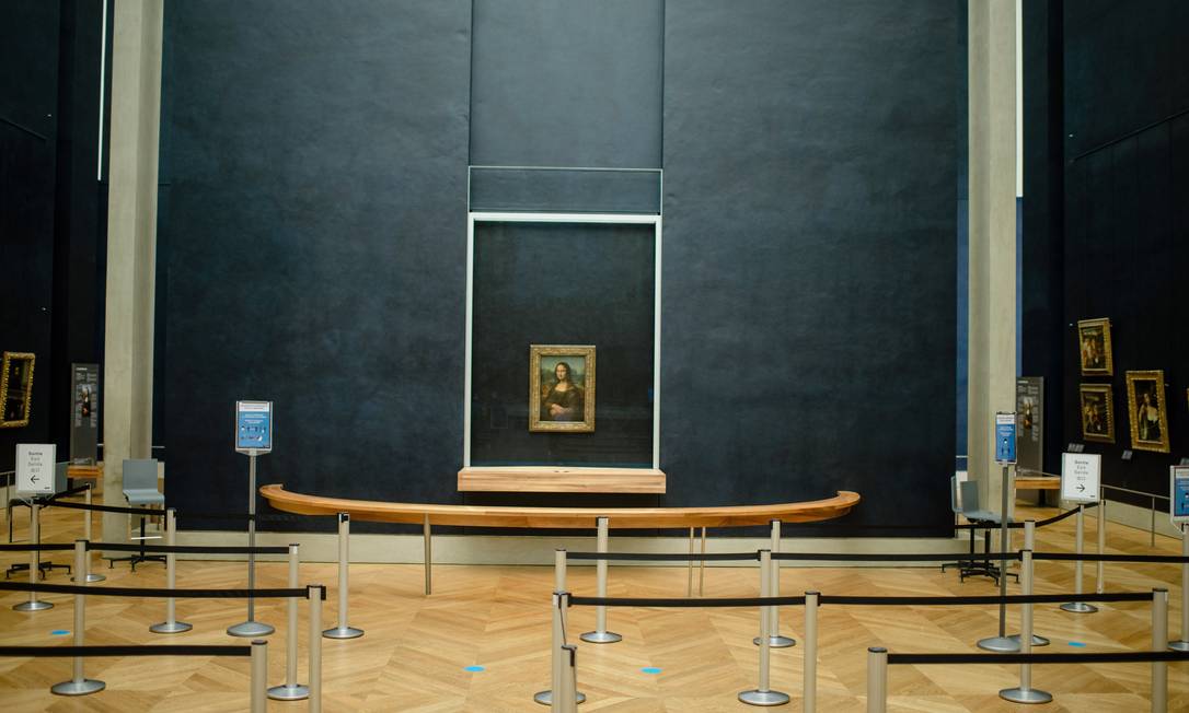 "Mona Lisa", de Da Vinci, em parede do museu mais visitado do mundo Foto: DMITRY KOSTYUKOV / NYT