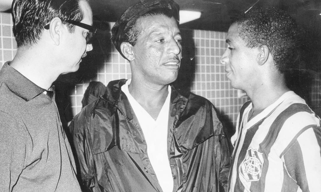 Castor de Andrade, Zizinho (técnico) e Jaime (jogador) Foto: Arquivo / Agência O Globo / 14/11/1965