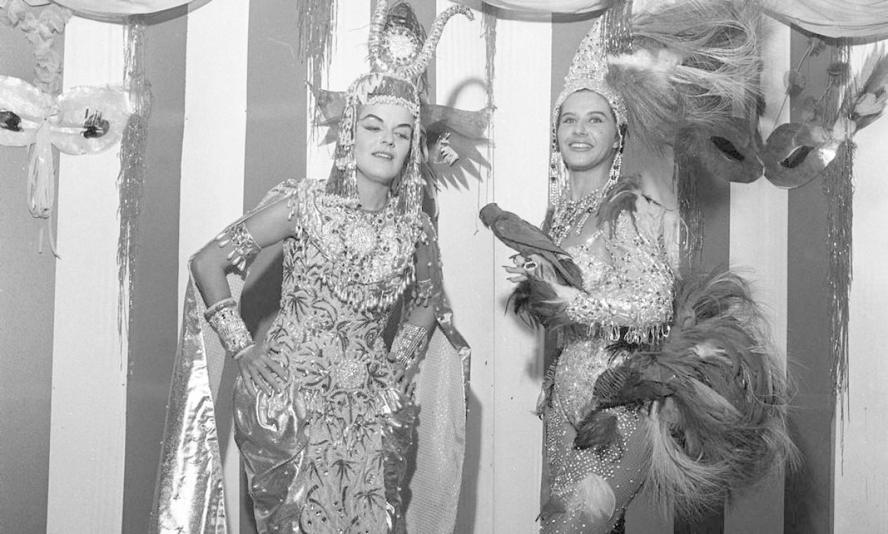 Madalena Santos e Fernanda Shelmann: "Cleópatra" e "Pássaro Proibido", em 1959 Foto: José Santos / Agência O Globo