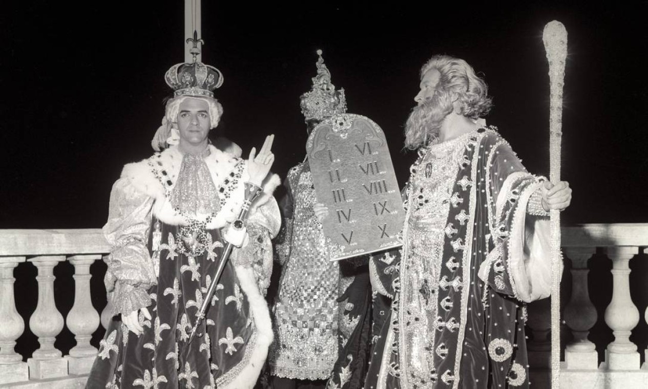 Moisés com os Dez Mandamentos no carnaval de 1964 Foto: Arquivo