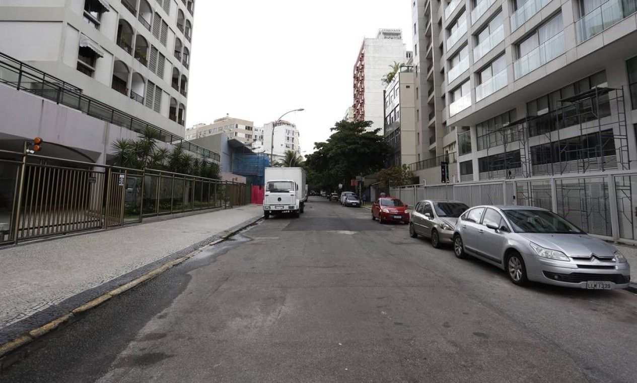 Nada de Banda de Ipanema: a Rua Gomes Carneiro deserta em 2021... Foto: Fabio Rossi / Agência O Globo