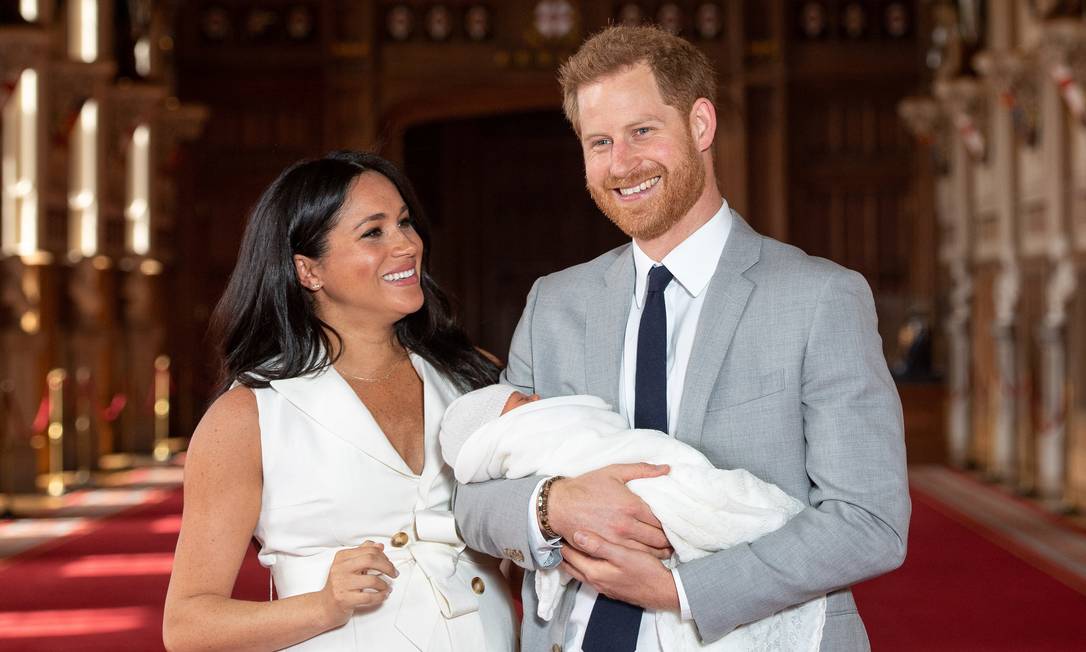 Harry e Meghan com o primeiro filho, Archie, em maio de 2019; ela espera outro bebê Foto: Dominic Lipinski / Reuters/8-5-2019