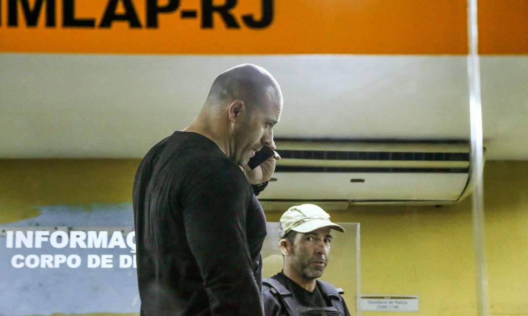 Federal Deputy Daniel Silveira (PSL) arrives at the IML in Rio de Janeiro to take the body of a crime, after being arrested by order of Minister Alexandre de Moraes, of the STF, for publishing videos in which he attacked the court Photo: Betinho Casas Novas / Futura Press / Agência O Globo