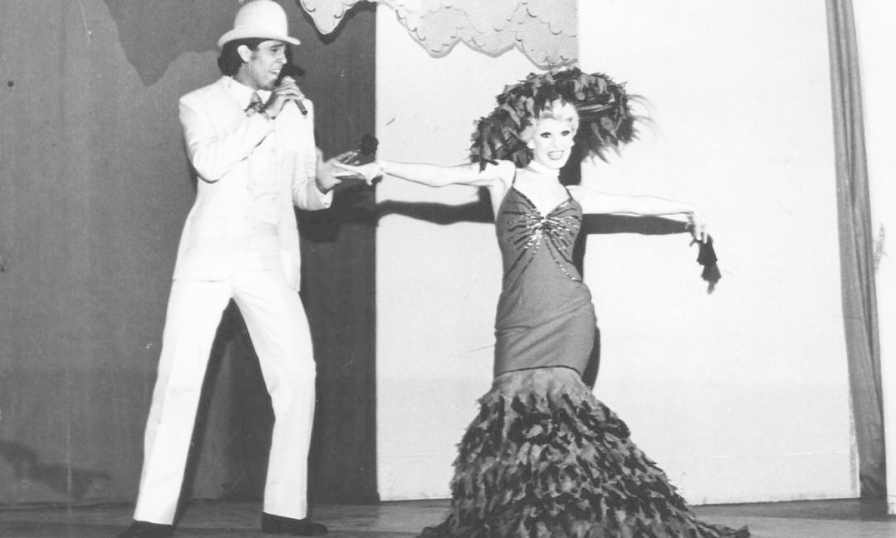 Sidney Magal e Tatiana no espetáculo "Café Concerto Rival", em 1976 Foto: Arquivo - 24/01/1976