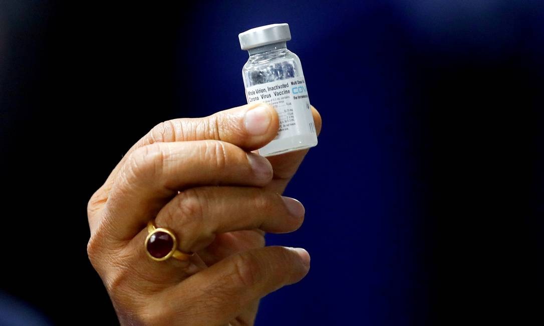Brasil só tem doses garantidas para vacinar 65
