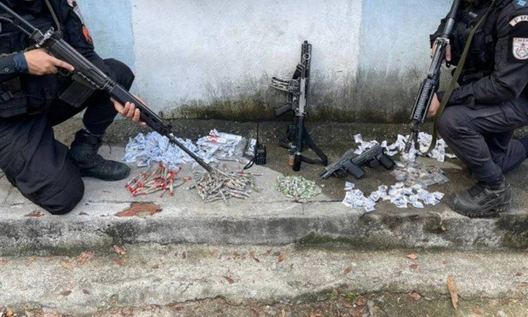 Material apreendido pela PM no Morro do Urubu Foto: Divulgação / Polícia Militar