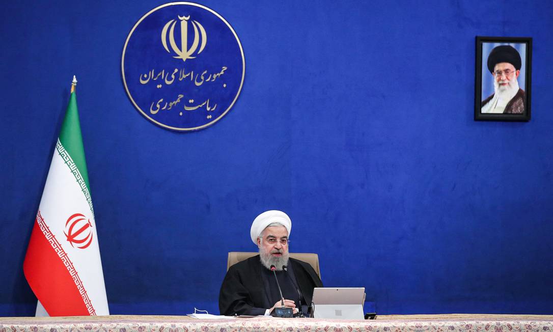 Hassan Rouhani, presidente do Irã, durante uma reunião ministerial em Teerã Foto: - / AFP