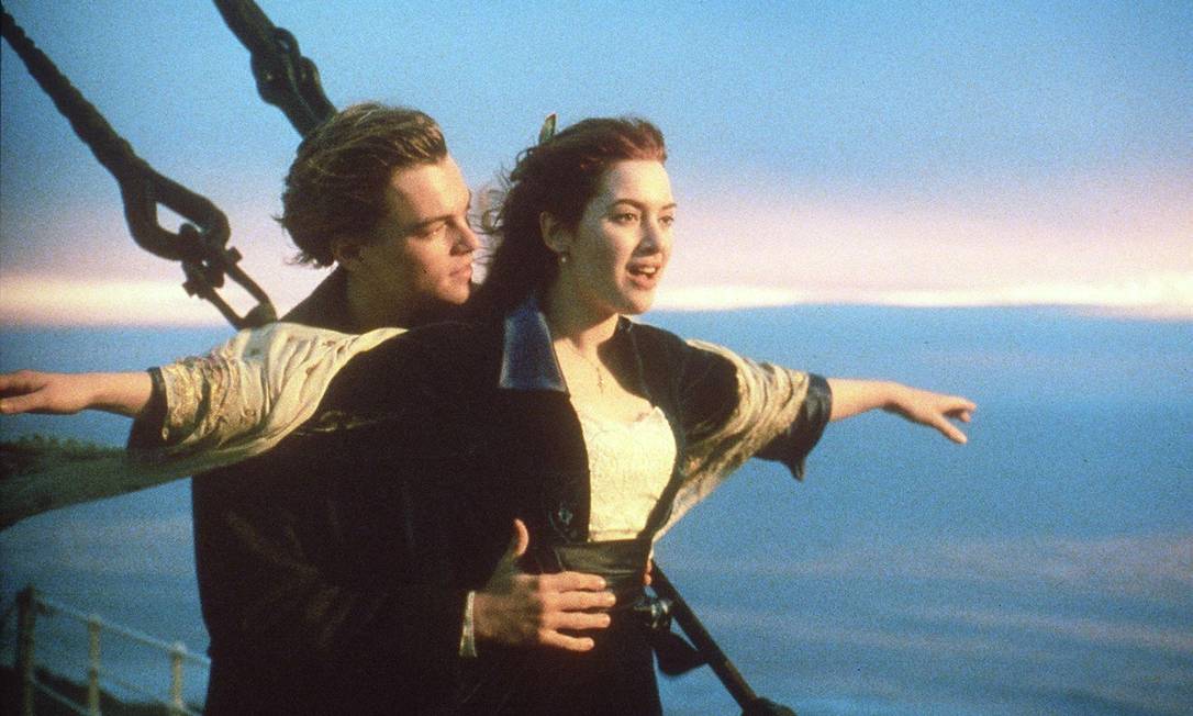 Leonardo DiCaprio e Kate Winslet em icônica cena de "Titanic" Foto: AFP
