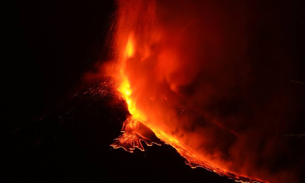 Vulcão Etna, visto de Zafferana Etnea, Itália Foto: ANTONIO PARRINELLO / REUTERS