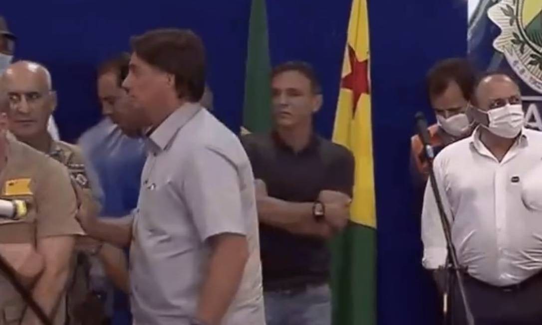 Prefeito de Rio Branco demite jornalista que irritou Bolsonaro em coletiva