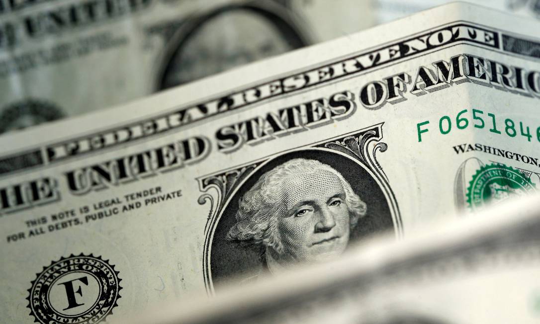 Moeda americana fechou a semana passada com alta de 4%, a R$ 5,6047 Foto: Dado Ruvic/Reuters / Reuters