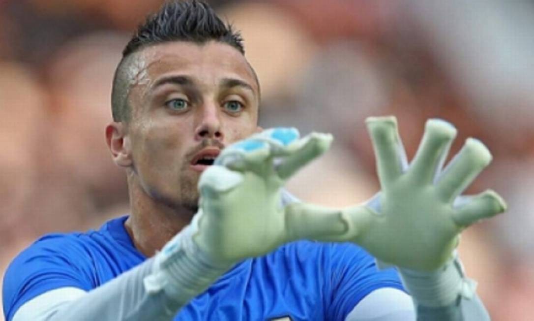 Goleiro revelado pelo Botafogo e com passagem pela Portuguesa, Milton Raphael retornou ao Macaé, clube em que já atuou por empréstimo Foto: Portuguesa/Divulgação