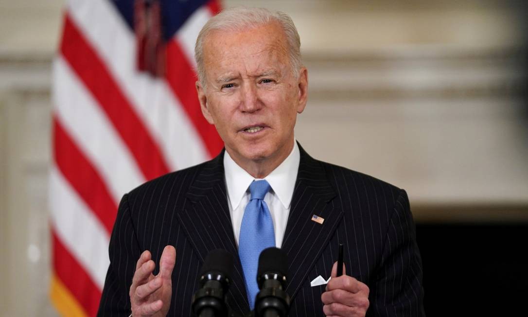 Joe Biden fala sobre a vacinação contra o coronavírus nesta terça-feira Foto: KEVIN LAMARQUE / REUTERS