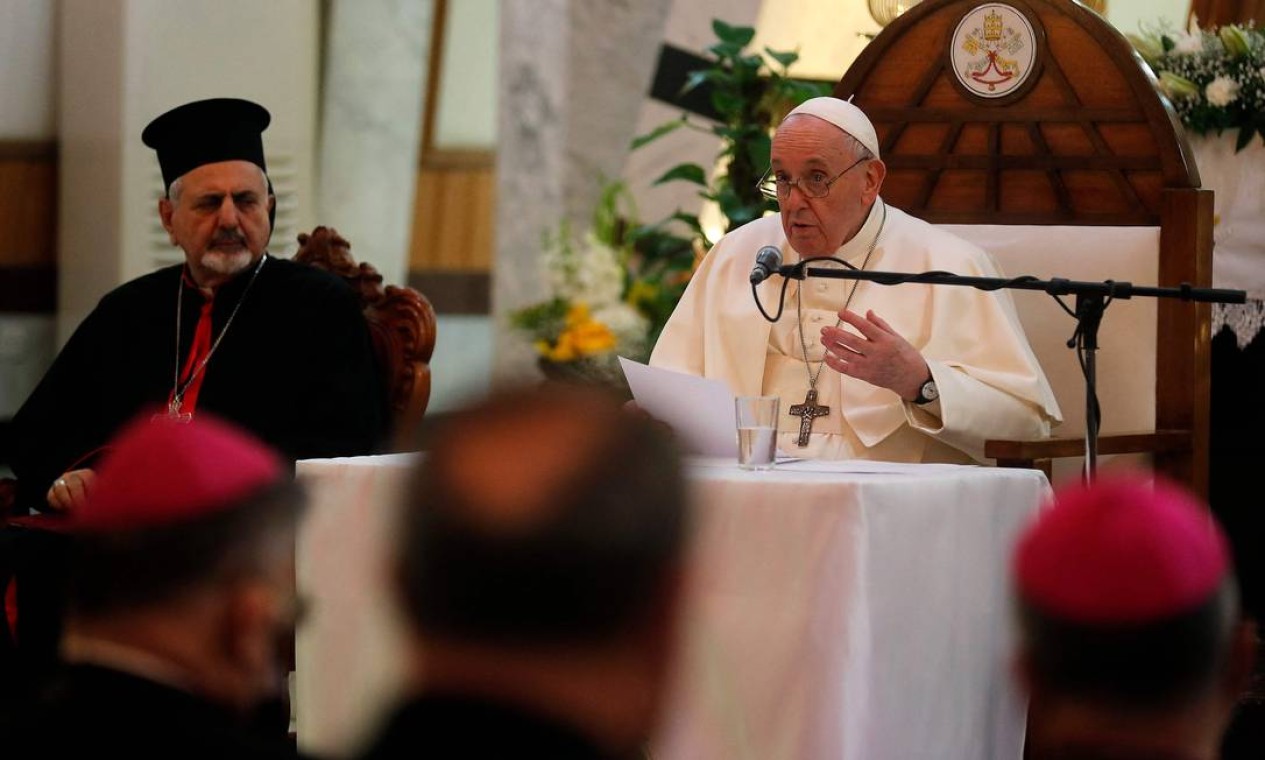O Papa Francisco faz um sermão na Catedral Siro-Católica de Nossa Senhora da Salvação Foto: AHMAD AL-RUBAYE / AFP