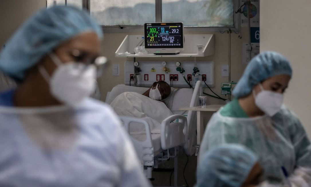 No fim da tarde, 141 das 143 vagas de UTI do Hospital Ronaldo Gazolla já estavam preenchidas Foto: André Coelho/AFP