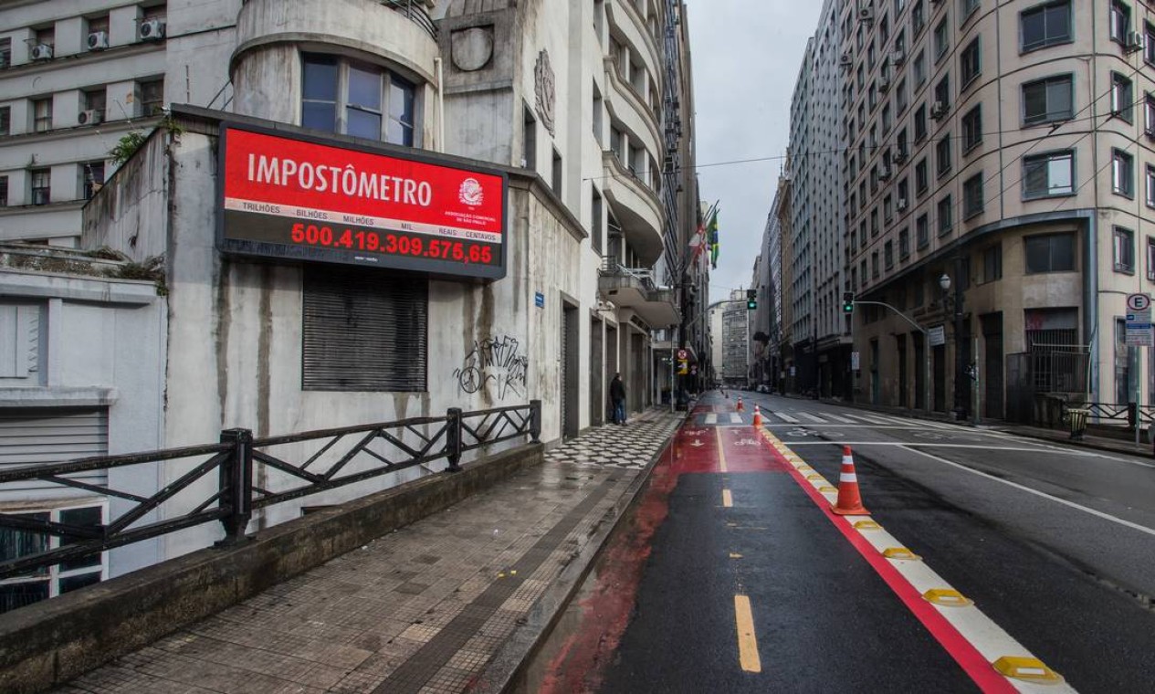 Rua Boa Vista, onde fica o impostômetro no Centro de São Paulo Foto: Edilson Dantas / Agência O Globo