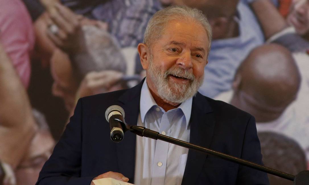 Ex-presidente Lula em discurso no Sindicato dos Metalúrgicos do ABC, em São Bernardo do Campo Foto: MIGUEL SCHINCARIOL / AFP