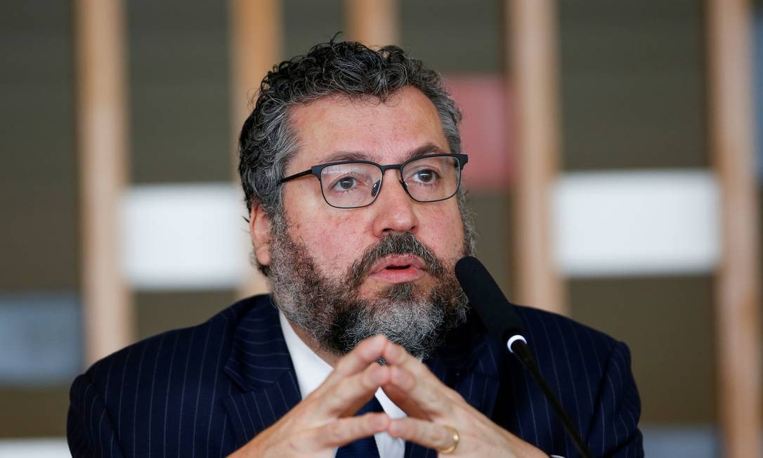 The Minister of Foreign Affairs, Ernesto Araújo, resigned from his post on March 29, pressured after a controversial episode in which an assistant made a supremacist signal in an official 'live' Photo: ADRIANO MACHADO / REUTERS
