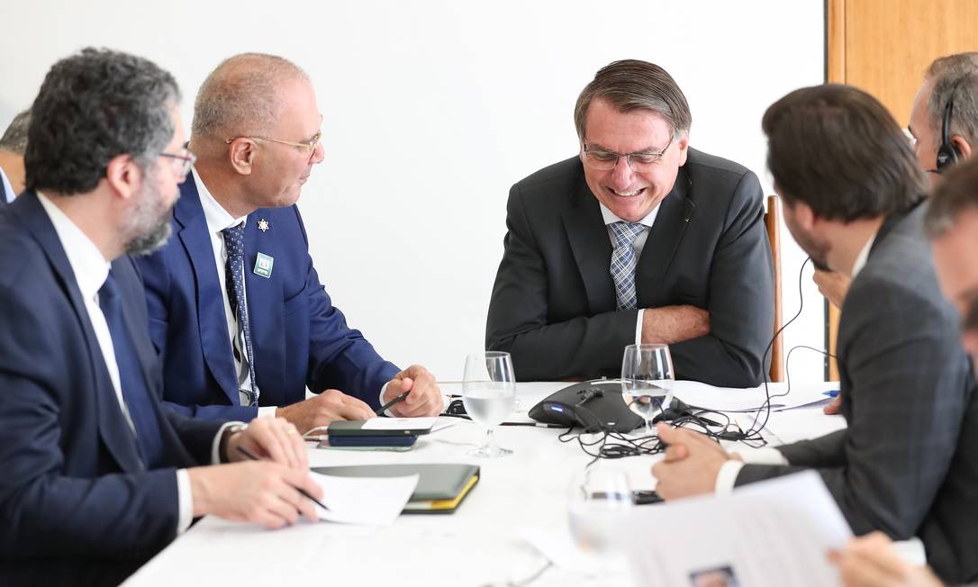 Jair Bolsonaro during a meeting in which he called the Israeli Prime Minister, Benjamin Netanyahu: without mask or distance, in a closed environment Photo: Marcos Corrêa / Presidency of the Republic - 12/02/2021