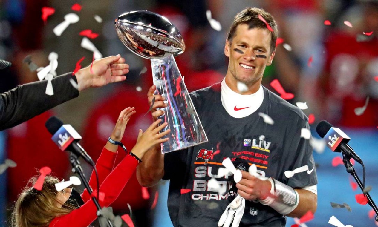 NFL on X: 7x Super Bowl champion Tom Brady retiring after 22 NFL seasons.  (via @RapSheet)  / X