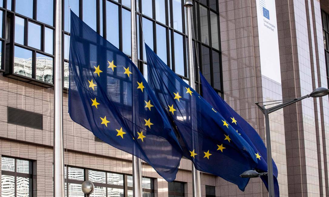 Sede da UE. Reunião foi realizada em Bruxelas nesta semana após pedido da Áustria para que Portugal rejeite acordo Foto: JOHN THYS / AFP