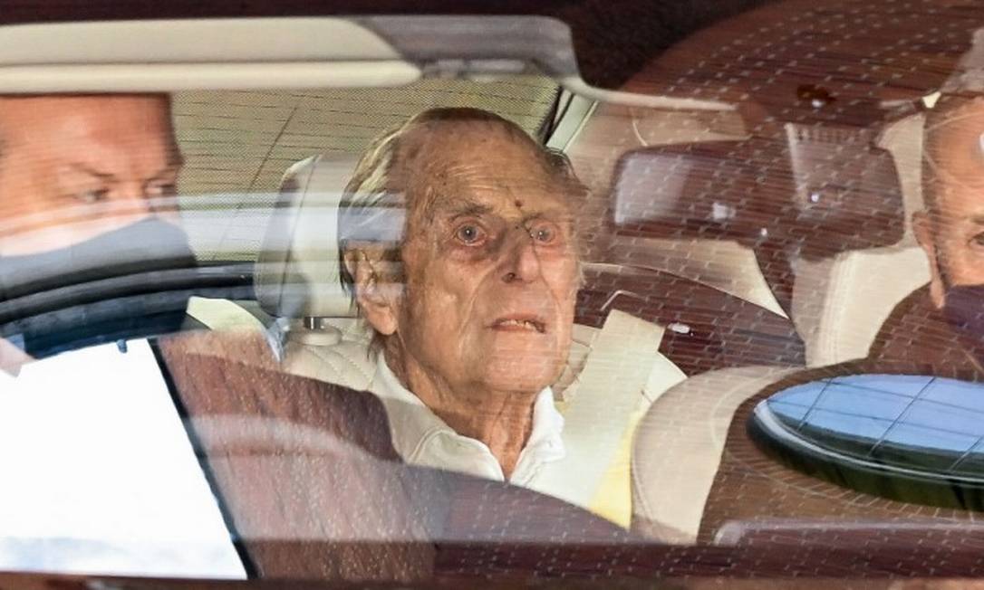 Príncipe Philip, marido da rainha Elizabeth II, deixa o hospital após um mês internado Foto: DANIEL LEAL-OLIVAS / AFP