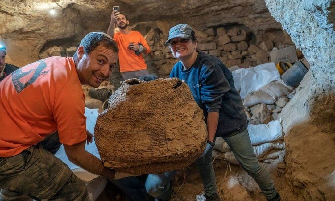 Cesta datada de 10,5 mil anos, que os especialistas acreditam ser a mais velha no mundo Foto: ISRAEL ANTIQUITIES AUTHORITY