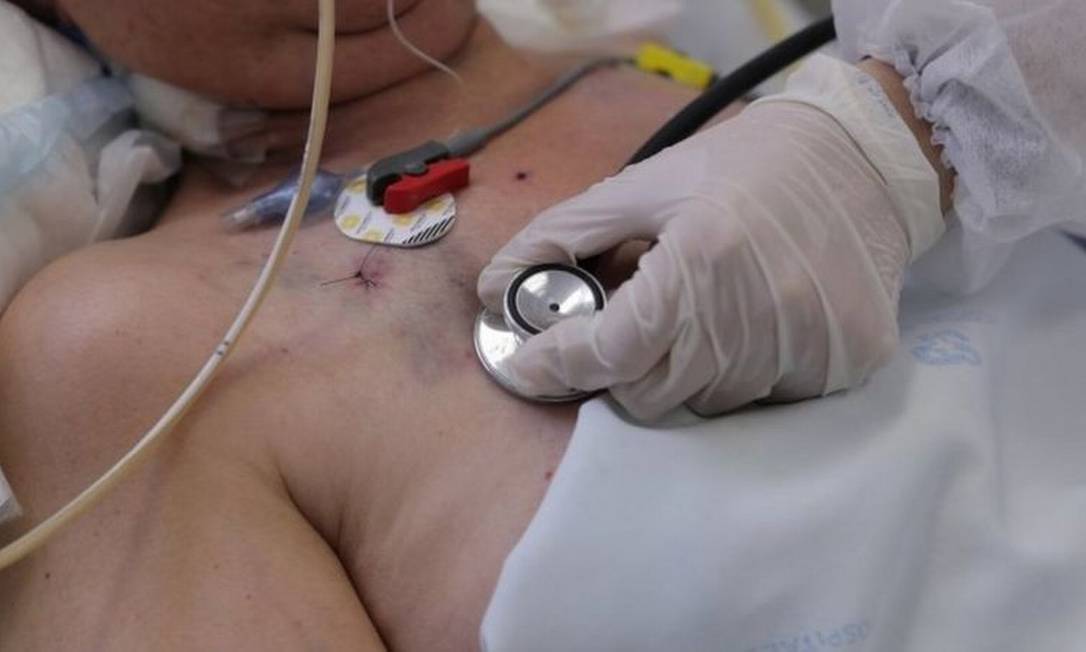 Escassez de medicamentos para intubação tem sido registrada em todo o país, dizem entidades Foto: Reuters