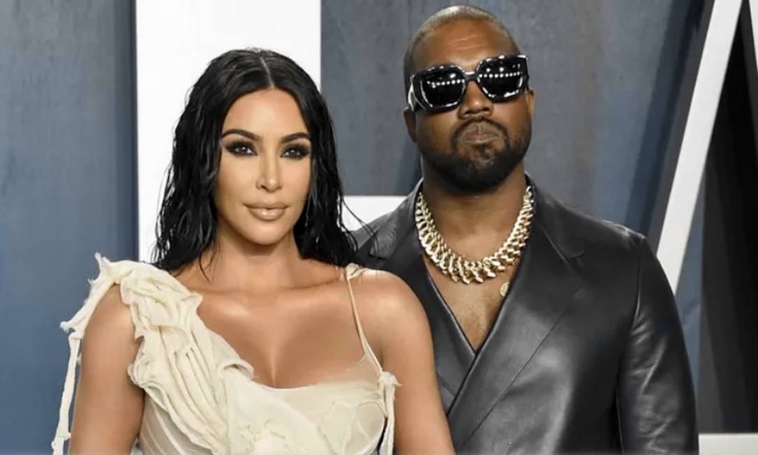 Segundo o site de fofocas TMZ, Kim Kardashian pediu divórcio de Kanye West, com quem estava casada há seis anos e meio. O ex-casal tem quatro filhos. Foto: Divulgação