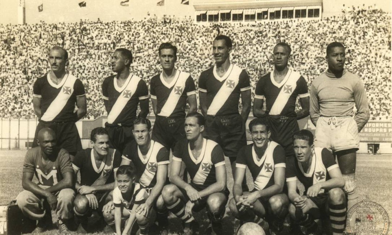 Com o Vasco campeão do Carioca de 1949 Foto: Acervo: CPAD-CRVG