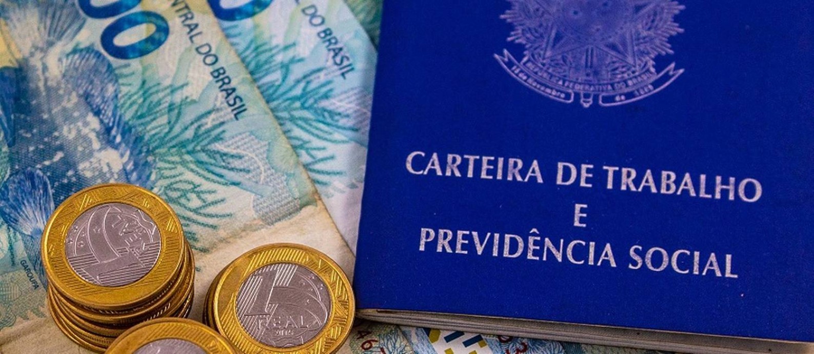 Carteira de trabalho: governo divulga dados de emprego formal no Brasil Foto: CAMILA LIMA/FUTURA PRESS / Agência O Globo