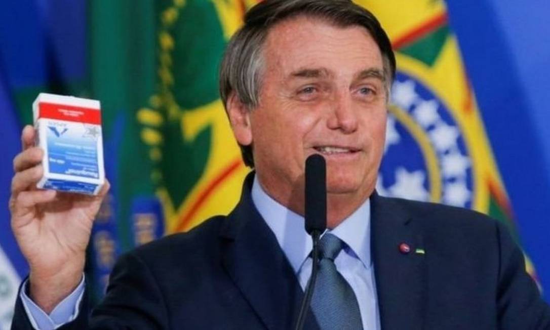 Bolsonaro fez uma série de apelos públicos para o uso da hidroxicloroquina como suposto 'tratamento precoce' contra a covid-19 Foto: Reuters