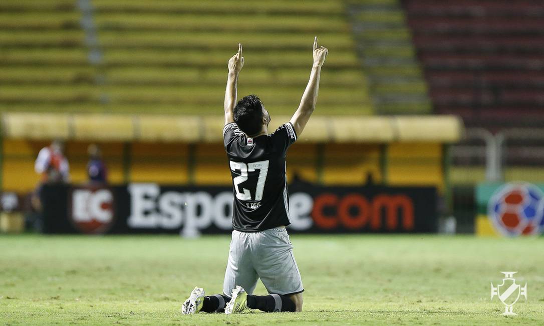 Tiago Reis comemora um dos seus três gols na vitória do Vasco sobre o Bangu por 4 a 2, em Volta Redonda Foto: RAFAEL RIBEIRO / RAFAEL RIBEIRO/VASCO