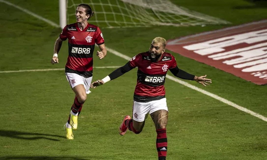 Gabigol comemora um dos gols do Flamengo sobre o Madureira Foto: Marcelo Cortes/Flamengo