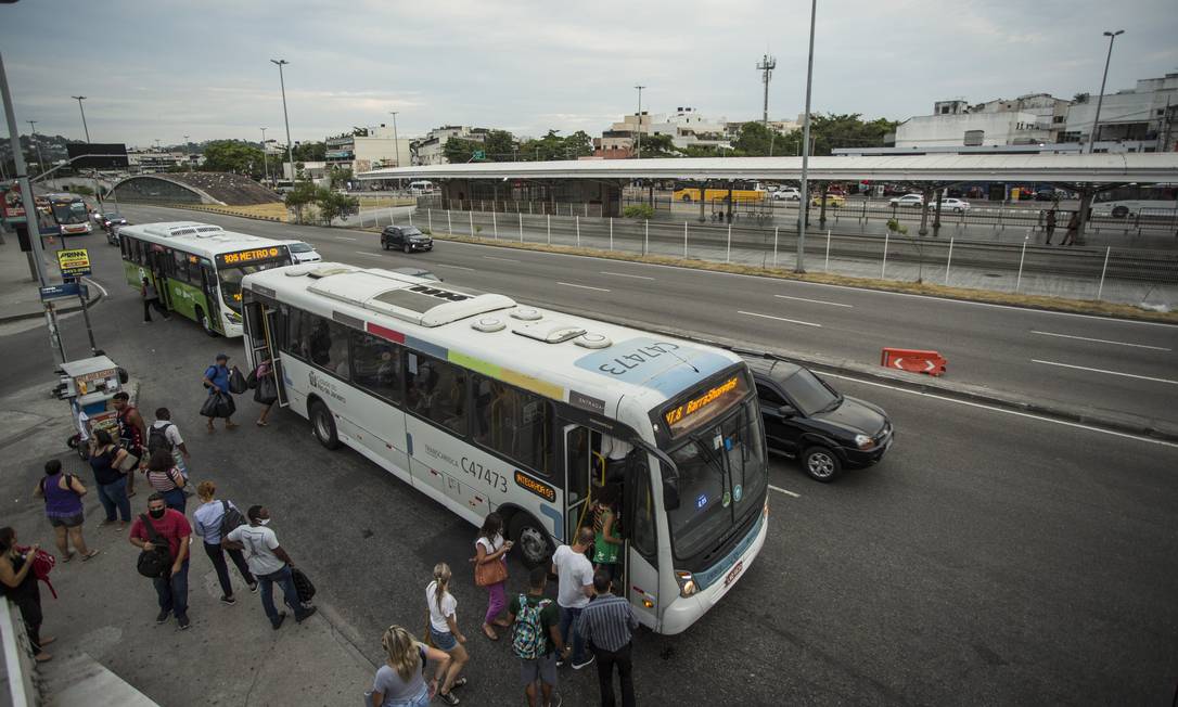 Plano de reestruturação das linhas de ônibus do Rio termina até o fim do semestre Foto: Guito Moreto / Agência O Globo / 01-02-2021