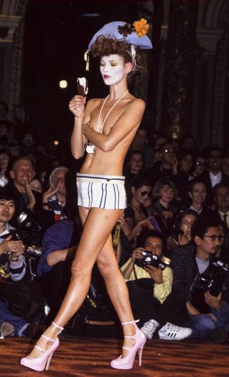 Mãe da estética punk, Viviane Westwood completa 80 anos nesta