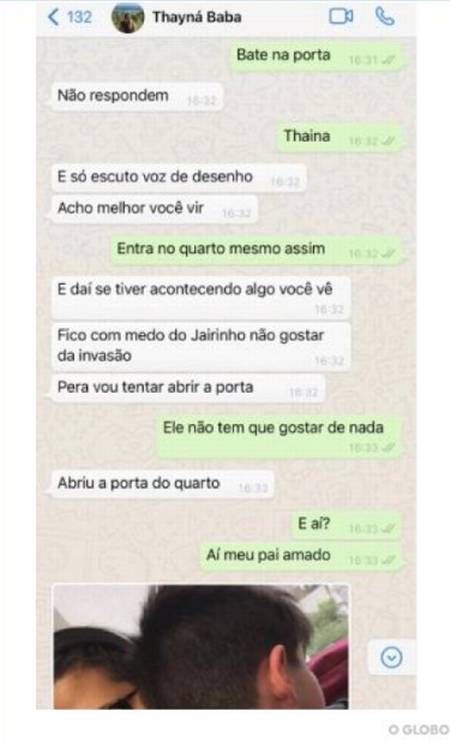 Monique pede a babá para entrar no local onde os dois estavam: "Entra no quarto mesmo assim" Foto: Reprodução