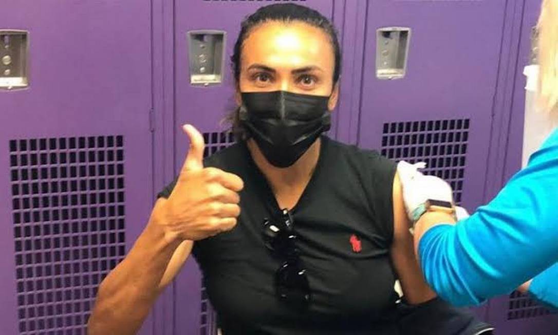 Marta toma a vacina nos Estados Unidos Foto: Reprodução/Twitter