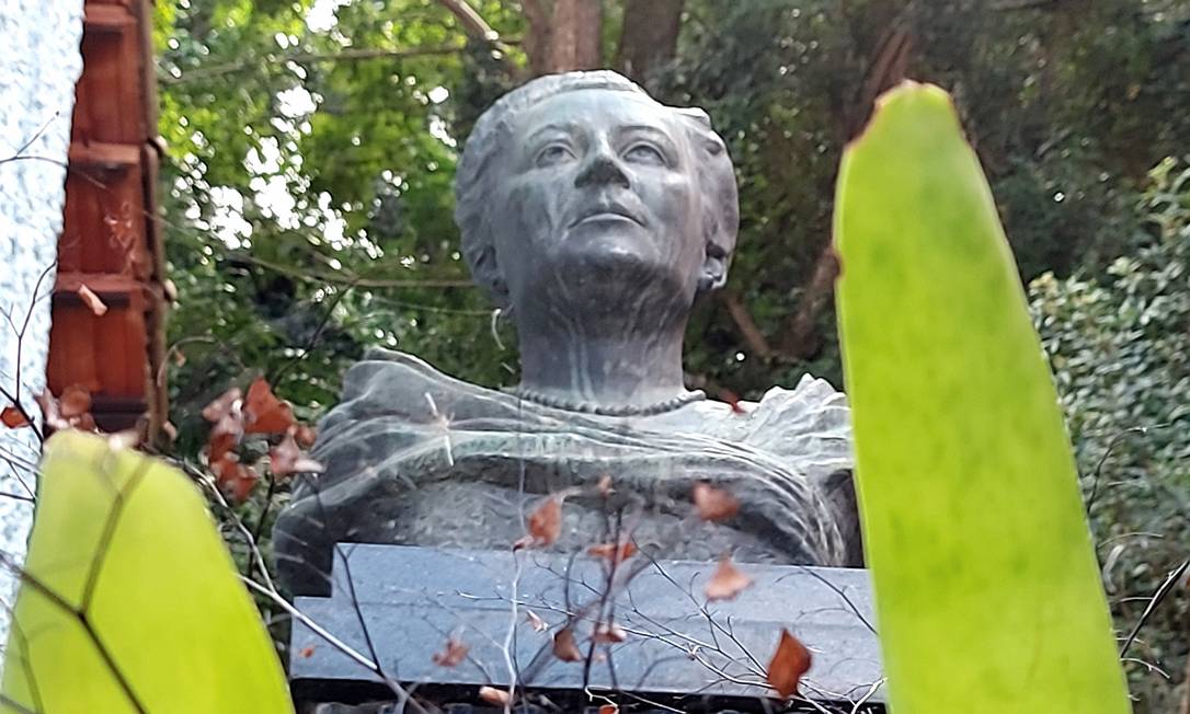 Busto de Deborah Mendes de Moraes, última primeira-dama do Estado da Guanabara Foto: Divulgação