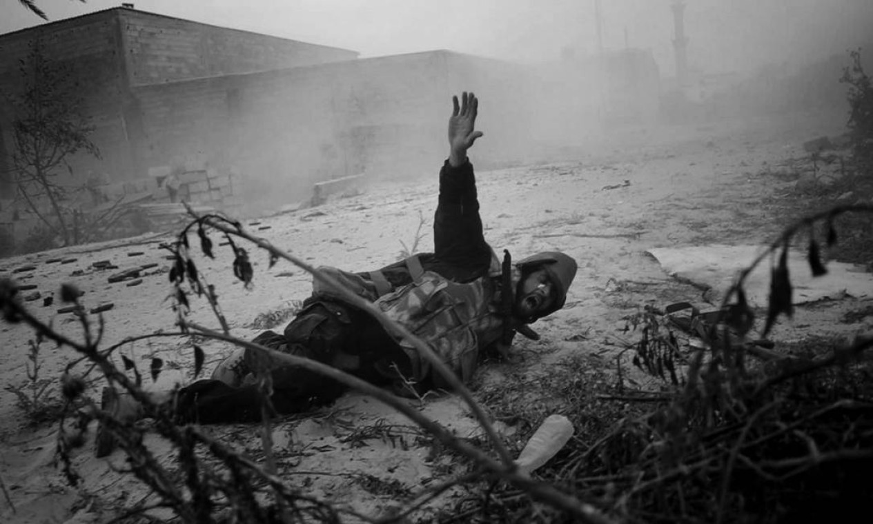 Foto de André Liohn de soldado líbio ferido (2011) Foto: André Liohn