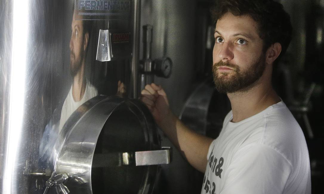 Sócio da cervejaria Brewlab, Guilherme Rebelo fechou as portas da empresa, mas não no papel Foto: Agência O Globo / Antonio Scorza