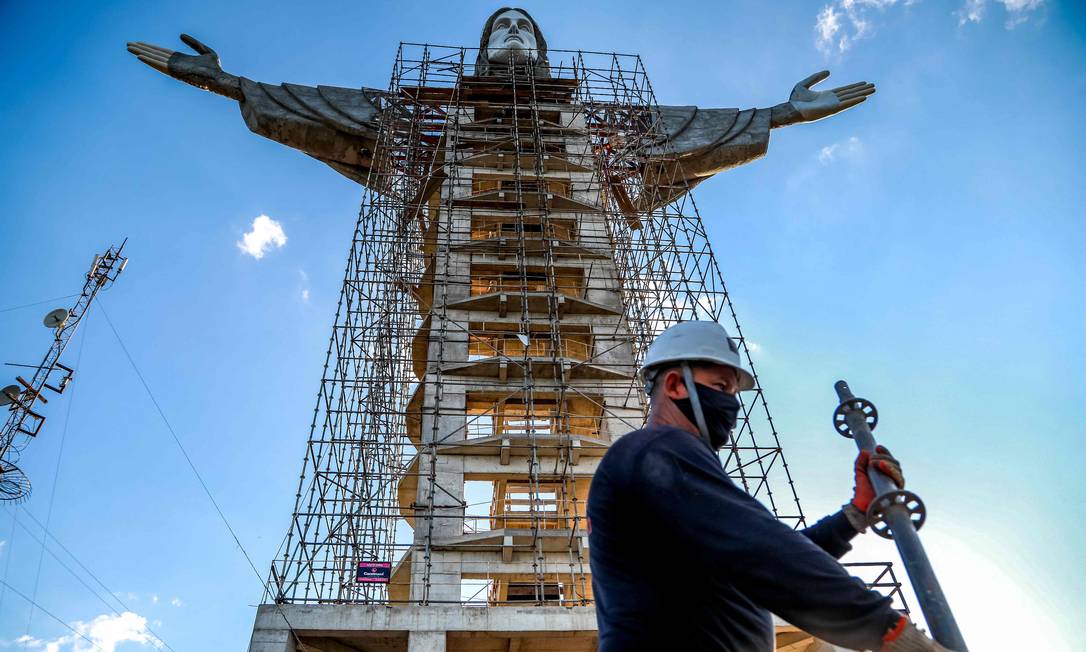 Depois do Cristo Protetor de Encantado, vem aí o Cristo Acolhedor de  Sobradinho - O Estafeta