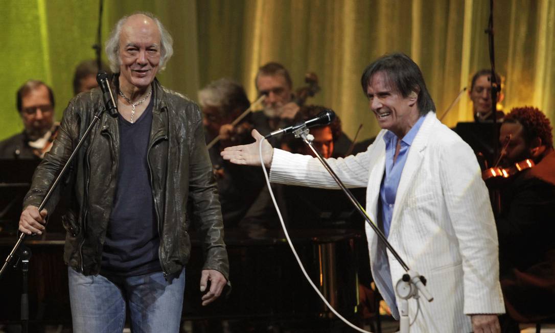 SC Rio de Janeiro (RJ) Show de Erasmo Carlos em comemoração aos seus 50 anos de carrerira, no Theatro Municipal - O show contou com a participação de Roberto Carlos e de Marisa Monte. Foto Mônica Imbuzeiro / Foto: Mônica Imbuzeiro / Agência O Globo - 02/07/2011