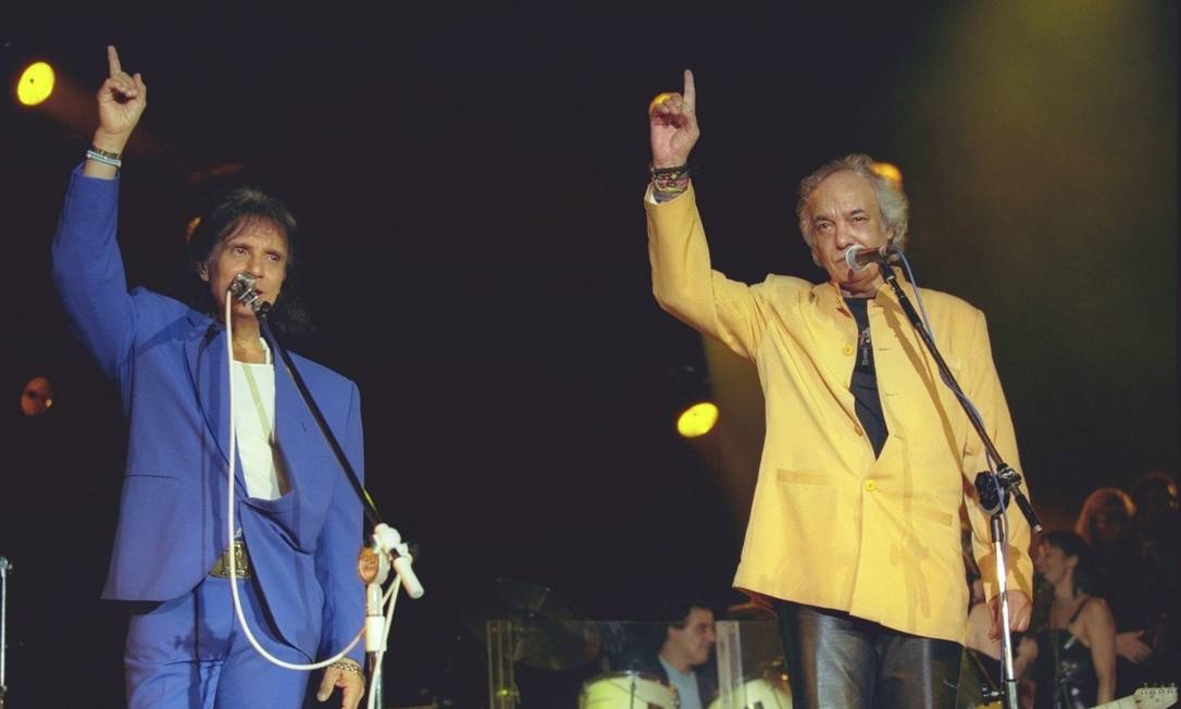 Roberto e Erasmos em apresentação no Prêmio Shell de 1997 Foto: Fernando Quevedo / Agência O Globo - 25/11/1997