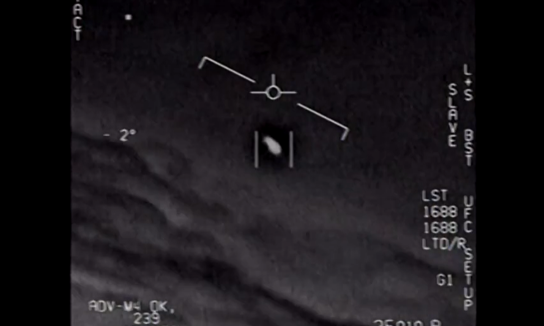 Vídeos divulgados pelo Pentágono mostram objetos voadores não identificados Foto: Reprodução