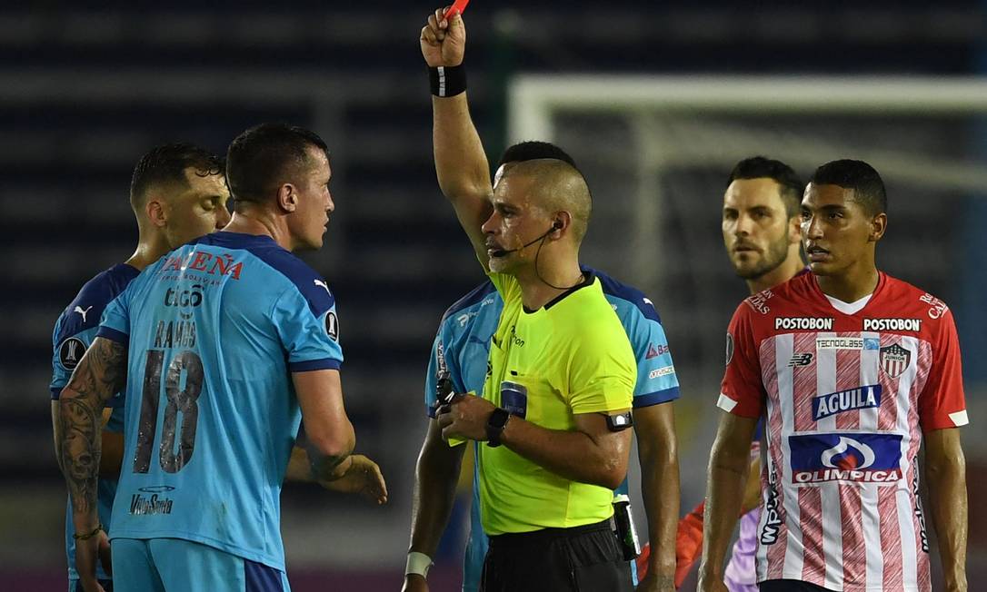 Bolívar vence Junior Barranquilla em casa e larga na frente por vaga na  fase de grupos da Libertadores, libertadores