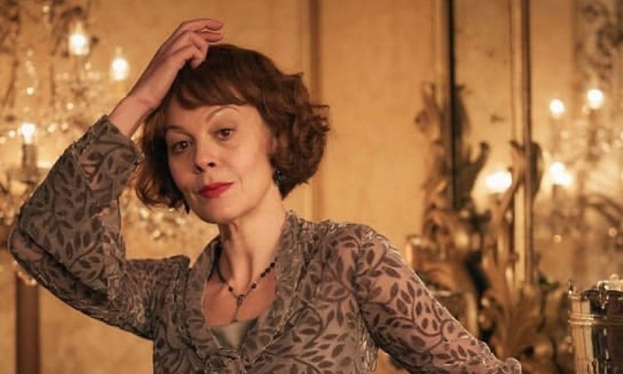 Morre aos 52 anos a atriz Helen McCrory, estrela de 'Harry Potter' e