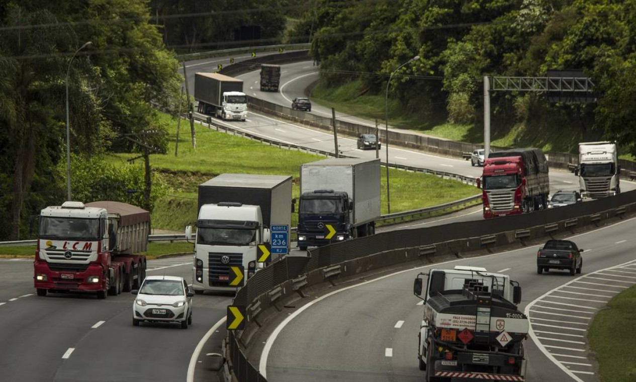 Salvador: grupos prioritários voltam a ser vacinados nessa quarta (16)