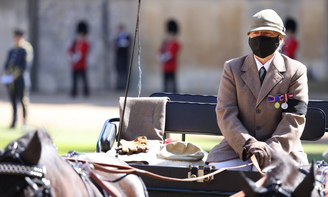 Luvas e chapéu foram usados em memória ao príncipe Foto: WPA Pool / Getty Images