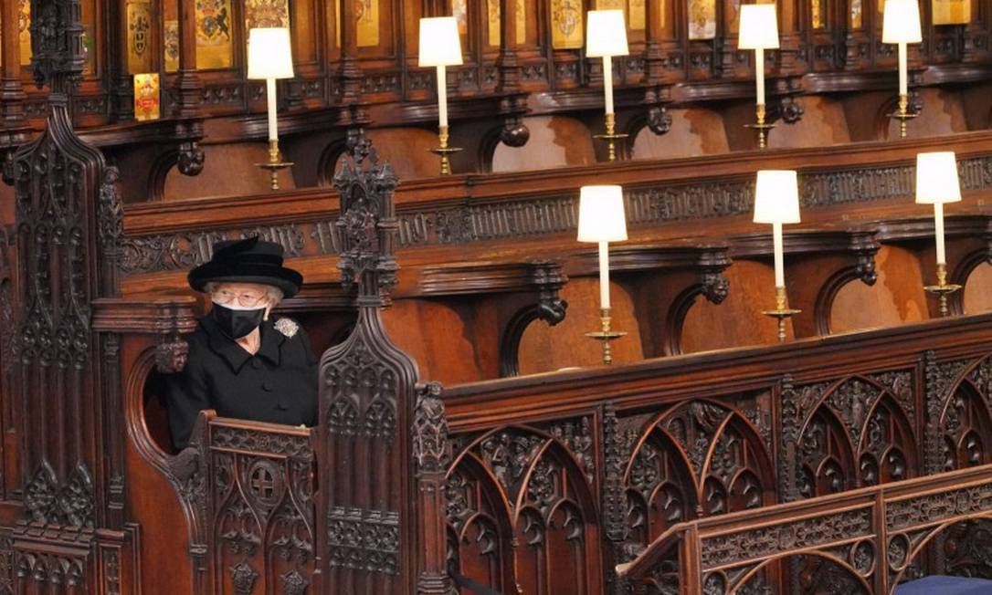 Elizabeth II na Capela de São Jorge Foto: POOL / REUTERS
